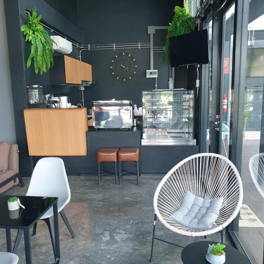 Hotel De Vine House Roi Et Exterior foto