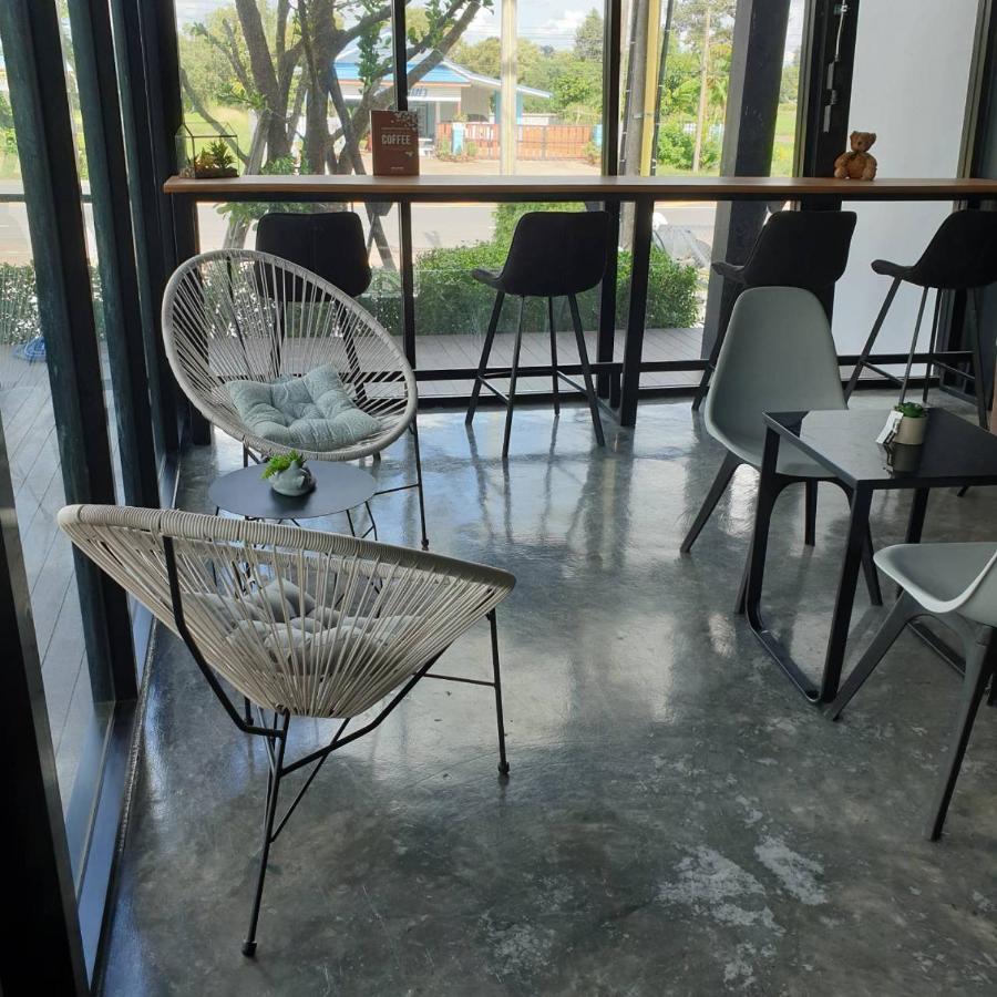 Hotel De Vine House Roi Et Exterior foto